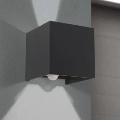 Utendørs vegglampe Cube-S, antrasitt, metall, sensor