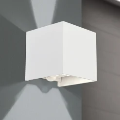 Utendørs vegglampe Cube-S, hvit, metall, bevegelsessensor