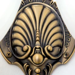 Utsøkt NOAM vegglampe med bronse