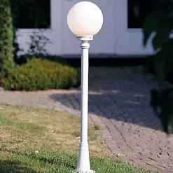 Vakker Arcturus gatebelysning i hvit