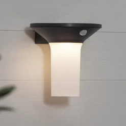 Valta LED-solcellelampe med bevegelsessensor