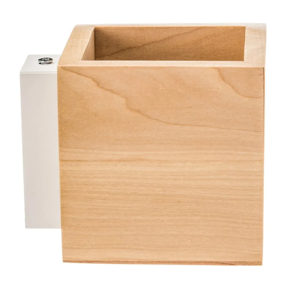 Vegglampe Ara som kube i tre