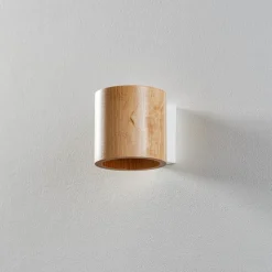 Vegglampe Ara som sylinder i tre