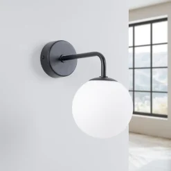 Vegglampe Astral, svart, utspring 22 cm, stål/glass