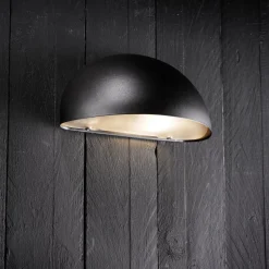 Vegglampe Bergen, halvsirkelformet, svart