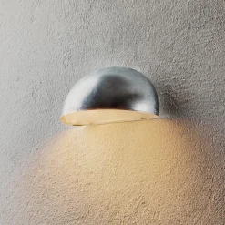 Vegglampe Bergen, halvsirkelformet, sølvgrå