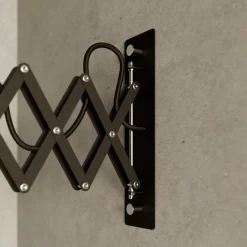 Vegglampe Harmony med skjærarm, svart