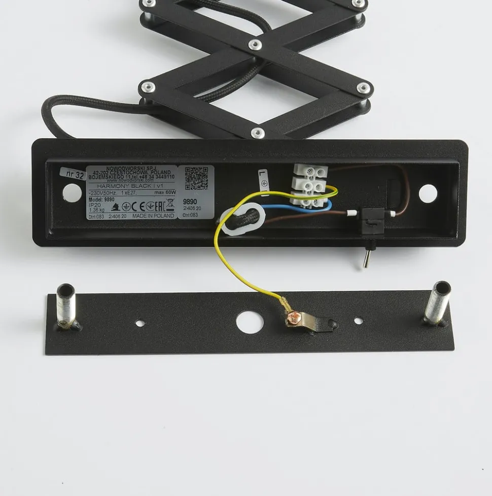 Vegglampe Harmony med skjærarm, svart