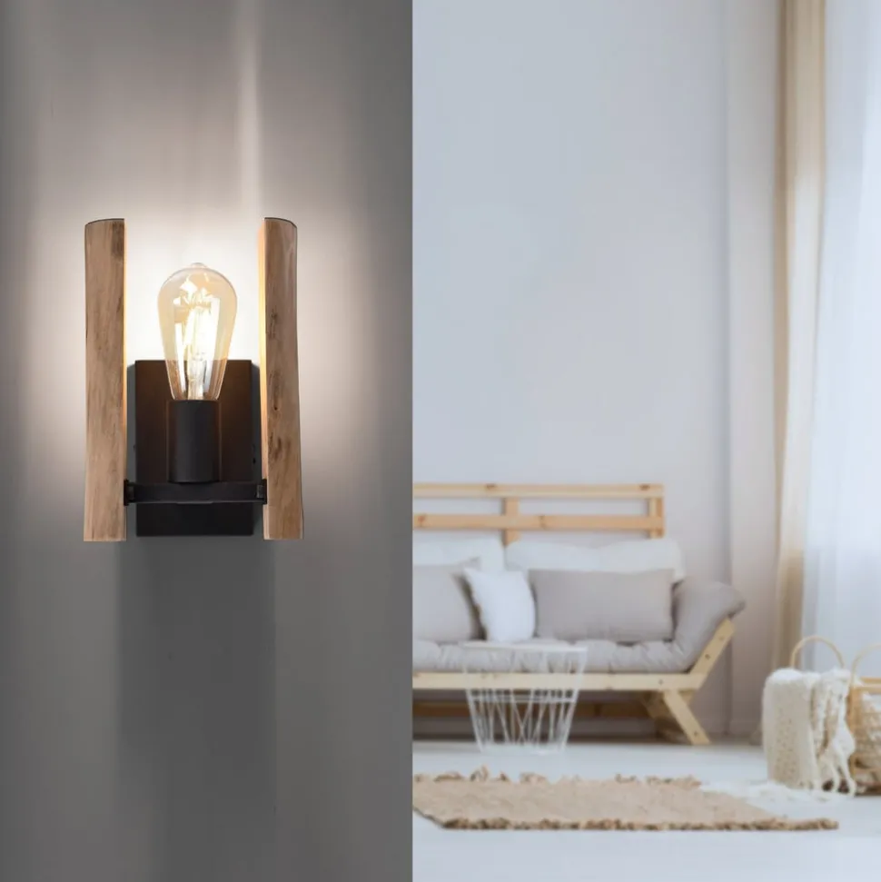 Vegglampe i tømmer laget av tre