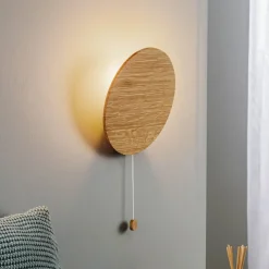 Vegglampe Minimal i eik