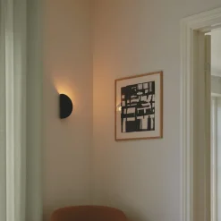 Vegglampe modell 2110, metall, svart