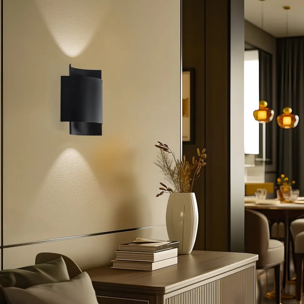 Vegglampe Pako av to stålplater i svart