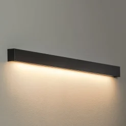 Vegglampe Straight L, 122 cm, svart