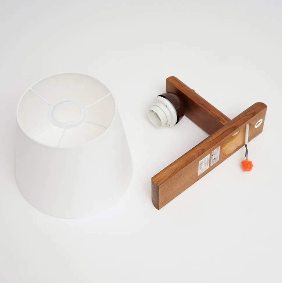 Vegglampe Sweden med trestativ, valnøtt eik