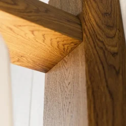 Vegglampe Sweden med trestativ, valnøtt eik