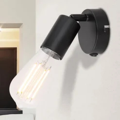 Veggspot Martha, svart, med bryter