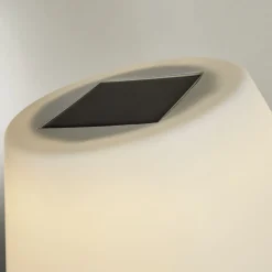 Venice I LED-bordlampe, IP44, hvit/sølv