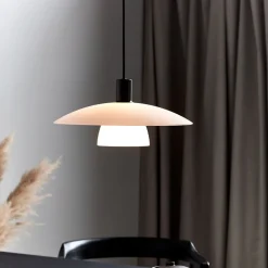 Verona hengelampe i svart og hvit