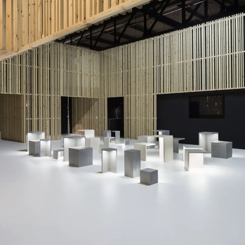 Vibia Empty 4130 utelampe av betong, 70 cm