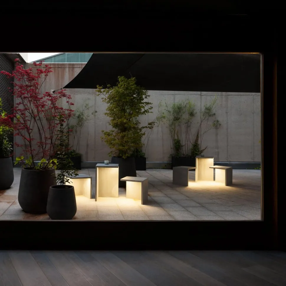 Vibia Empty 4130 utelampe av betong, 70 cm