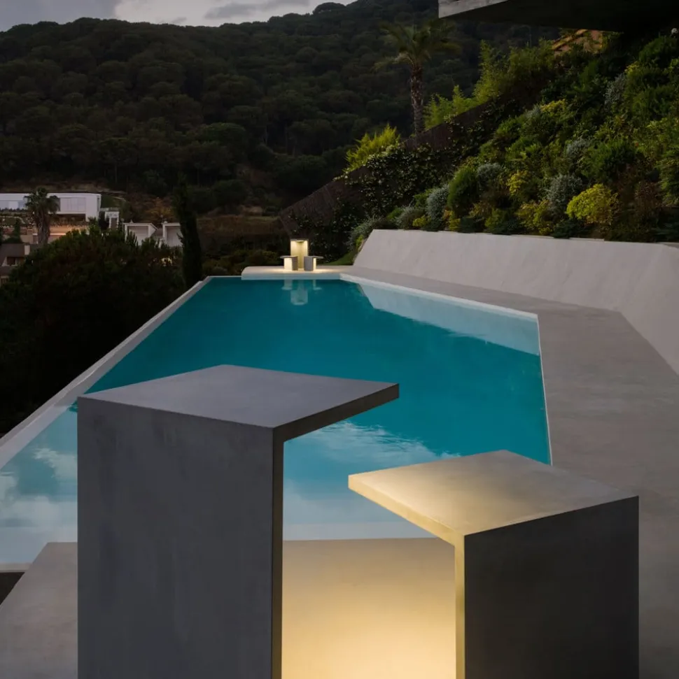 Vibia Empty 4130 utelampe av betong, 70 cm