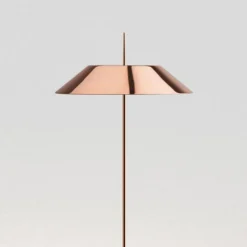 Vibia Mayfair – LED-gulvlampe, glinsende kobber